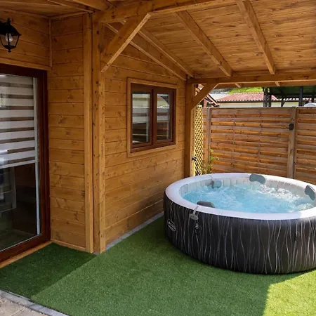 Nad Strumykiem Z Jacuzzi *